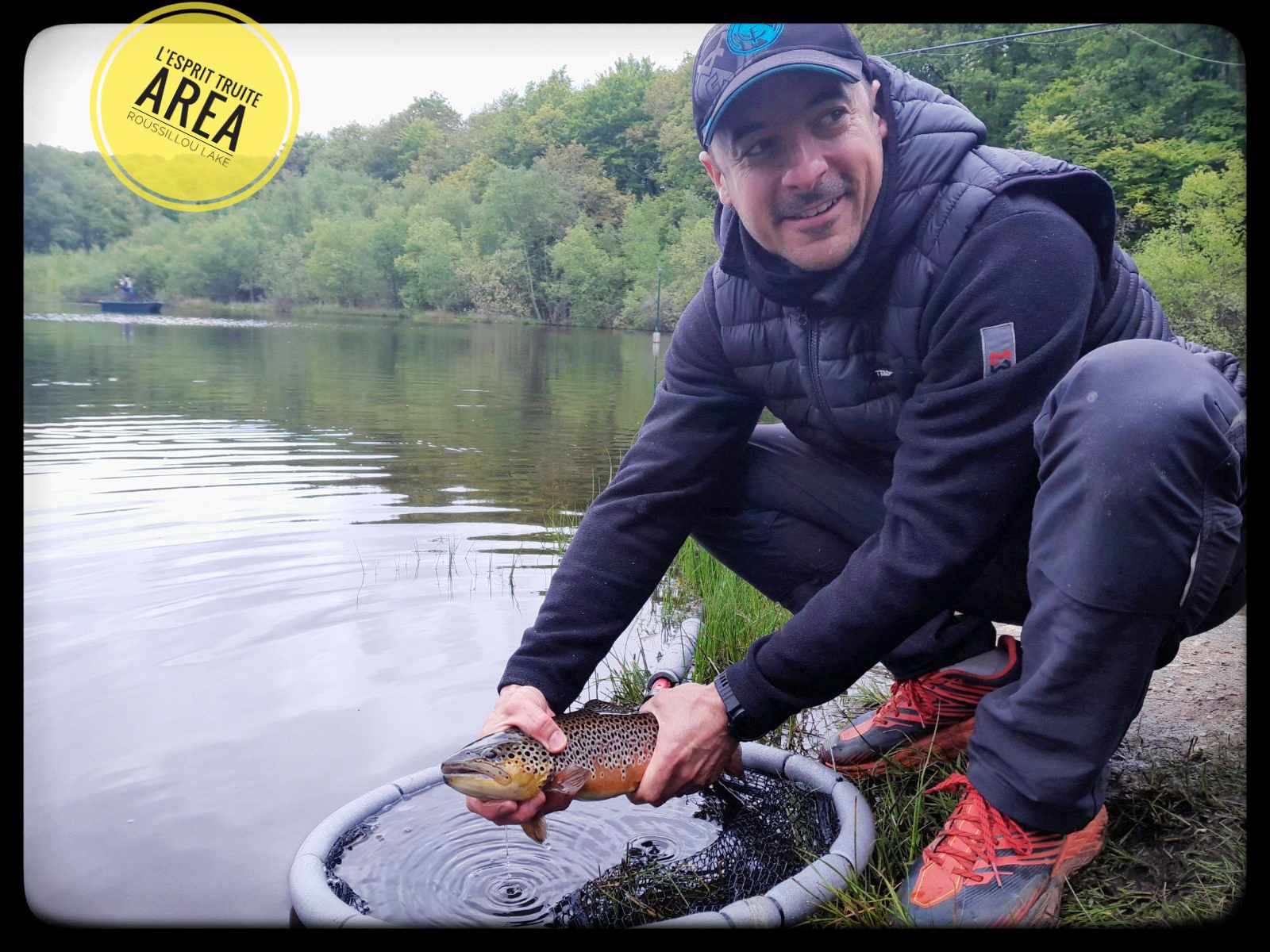 séjour nature et détente au gîte 4 étoiles le Cheylat avec la possibilité de pêcher le lac truite area en no kill intégral à Riom-ès-Montagnes