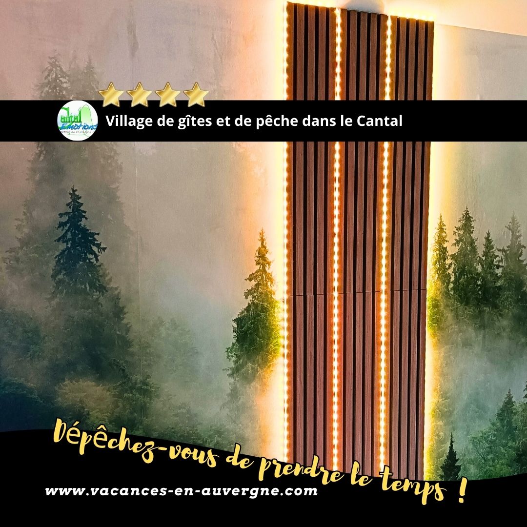 chambre du rdc du gite le Cheulat après les travaux de rénovation chez Cantal Emotions